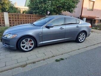 Jaguar XF 3.0 D - 9