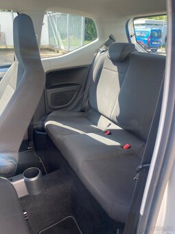 Volkswagen UP CNG 1.0 50 kW, r.v. 2013 - 9