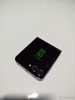 Samsung Z Flip 5 8/256Gb - 9