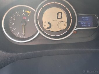 Renault Megane 1.6/74 kW/1.majitel/2013/ČR - 9