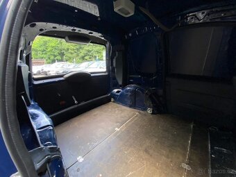 Škoda Praktik 1.2htp 51kW ABS AIRBAG 2013 ČR STK 6/27 - 9
