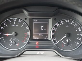 Škoda Octavia 2.0TDi ParkPilot, DigiClima, Výhřivané sedadla - 9