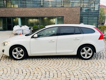 Volvo V60 2.0D3 5VÁLEC MANUÁL LED TAŽNÉ SENZORY FACELIFT - 9