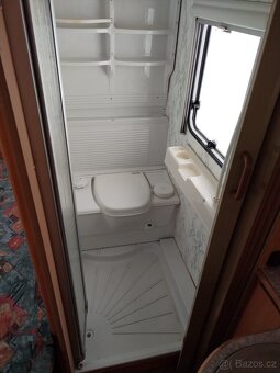 Karavan LMC, Kuchyňka, Koupelna, Topení - 9