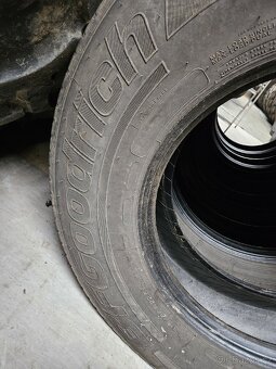 Nákladní pneu 315/80R22,5 vodící - 9