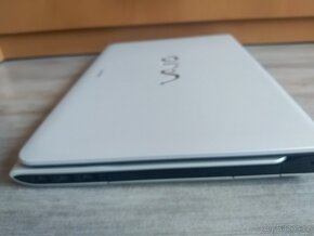 Sony Vaio SVE151C11M - 9