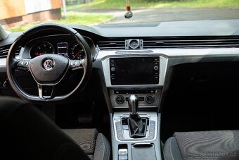 VW Passat Variant 2.0 TDI - 110KW - DSG - 9