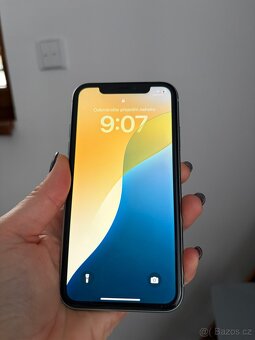 Apple iPhone 11 - 9
