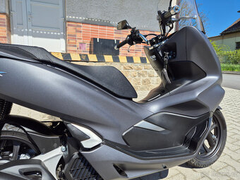 Prodám Honda PCX 125 , r. v. 2019, verze s ABS, ČR, 9152km - 9
