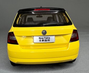 Škoda Fabia 1:18 - 9
