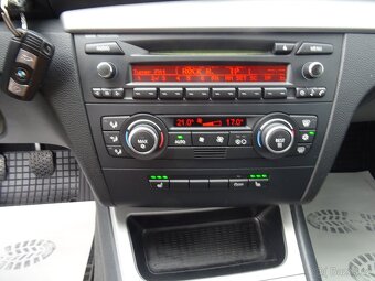 BMW Řada 1  2,0 116i 2x originál alu kola, pravidelný servis - 9