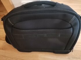 Case Logic Skořepinová brašna na notebook 17"
- 9