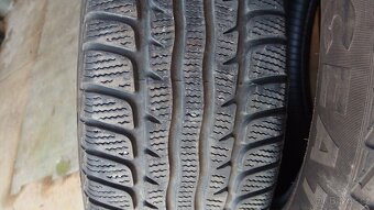 Prodám levně 4ks. málo jeté zimní pneu 195/60 r15 - 9