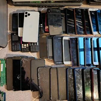 Elektrošrot,CPU,mobily,piny atd. - 9