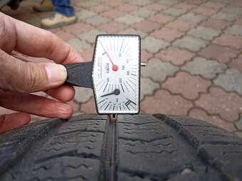 Zimní pneu Nexen 205/65 R16C 107/105T. - 9