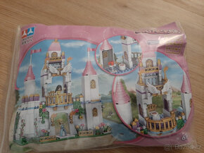 Samolepky na zeď, domeček pro panenky, puzzle, auta... - 9