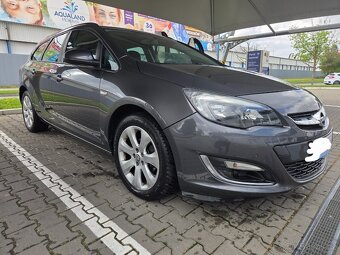 Opel Astra spots tourer 16v benzín - 9
