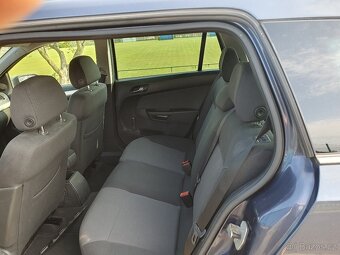 Opel Astra kombi 1.6i benzín - 9