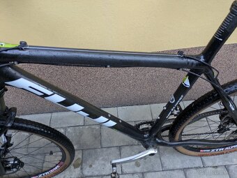 Lehké závodní horské kolo Fuji 26" celokarbon - 9