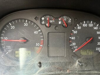 VW Golf IV 1,9TDI 81Kw nová STK - 9