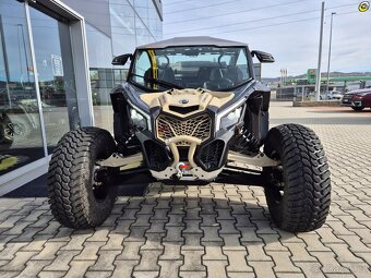 CAN-AM Maverick X3 X RC Turbo RR - 9