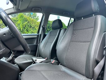 Opel Zafira B 1,8 103 kW, xenony, 253.000 km, černá - 9