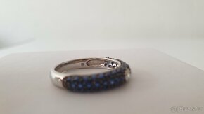 Prsten s diamantem a 50 safíry - 9