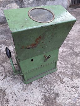 Staré mechanické píchací hodiny - 9