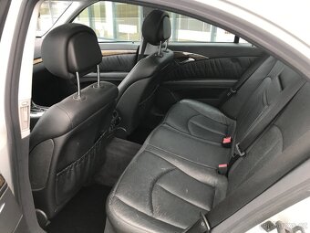 Mercedes-Benz Třídy E 320 CDi 165kW 4 MATIC - 9