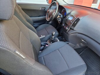 Hyundai i30 1.4 16V 80kW 2011 CZ - 9