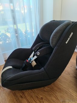 Autosedačka Maxi Cosi Pebble a Pearl se základnou - 9