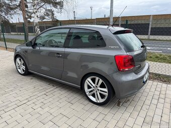 Alu kola 17” 5/100 originál Škoda nové + pneu 215/40/17 - 9