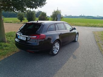 Opel Insignia sports tourer sw 2.0cdti - 9