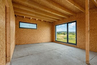 Prodej rodinného domu u rybníka - 9