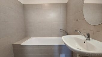 Dlouhodobý pronájem bytu 3+1 63 m² v Loučovicích - 9