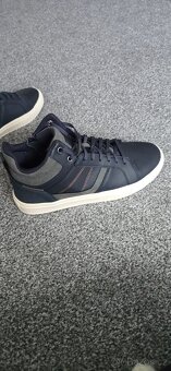 Prodám více párů bot NOVÉ - 9