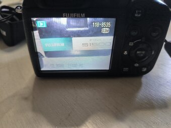 Fuji FinePix S1500 - 9