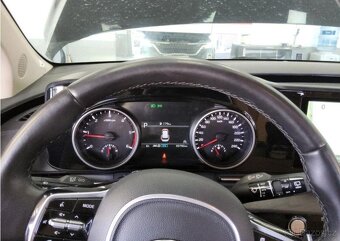 Kia Carnival 2.2-9 MÍST-VŮZ NA CESTĚ - 9