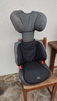 prodám 2 ks AUTOSEDAČKY ROMER - 9