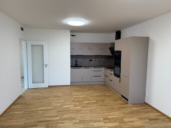 Pronájem bytu 2 + kk Zahálka Mezi Vodami - 9