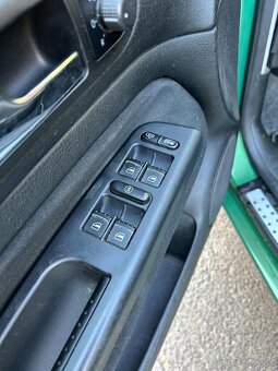 WV Golf special ,19Tdi 74kw, model 2003, - 9