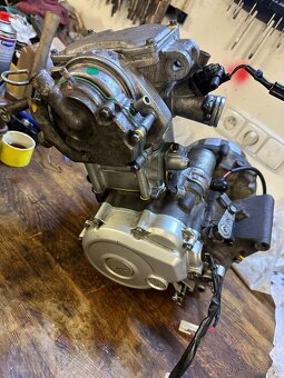 Yamaha yzf r 125 - 9