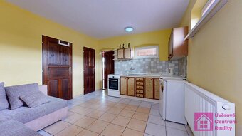 Prodej chalupy s bytem 3+kk, dvougaráž, bazén, zahrada. Star - 9