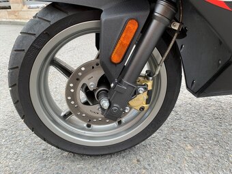 Aprilia SR 50 R Factory (2009) - 9