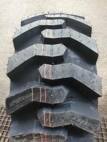 Kola Smykový nakladač - 9