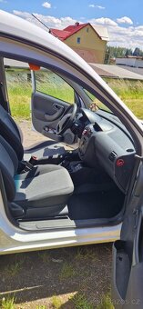 Opel Combo 1.3 16V - 9