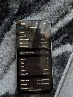 Apple Iphone 16 / 256GB - 9