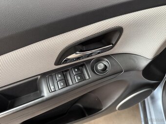 Chevrolet Cruze 1.6i , 91 kW benzín, 2011 - 9