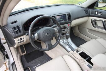 LEGACY 3.0R,H6,180kw,5st.Aut,Navi,TAŽNÉ,ServisSUBARU,Bez rzi - 9
