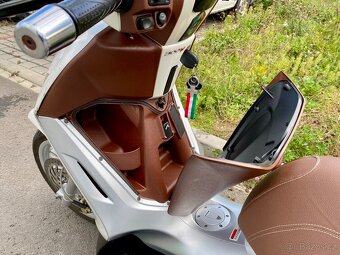 Scooter Piaggio Beverly 300 ie - 9